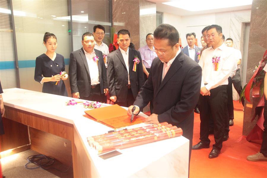 �������ǲ���(�й���½) - �ٷ���վ