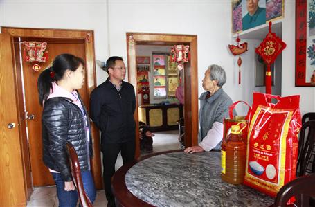 ��˾��������չ������˫��������ͥ���ο���˶�