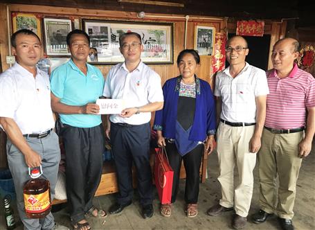 һ��˾�ڸ�����Ŀ���߷�ο��ƶ����