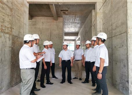 �����ʶӵ���ɽ��ۡ��Ŀ���е�������������������