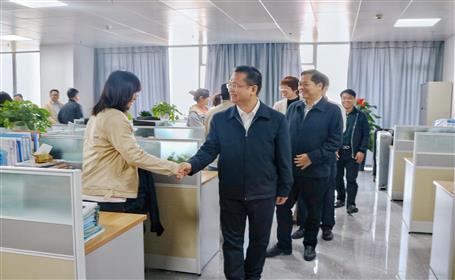 �´��ϰ��һ�� ��ף��ı����